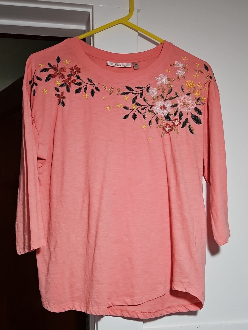 I.B. Diffusion Peach Salmon 3/4 Sleeve Floral Embroidered Top Flowers Size M EUC
